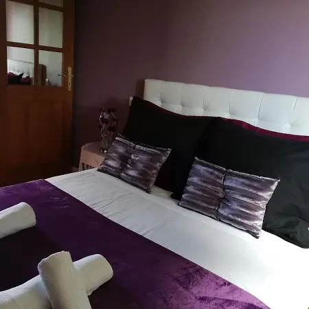 Guest house Maison D Architecte Chez Huguette *